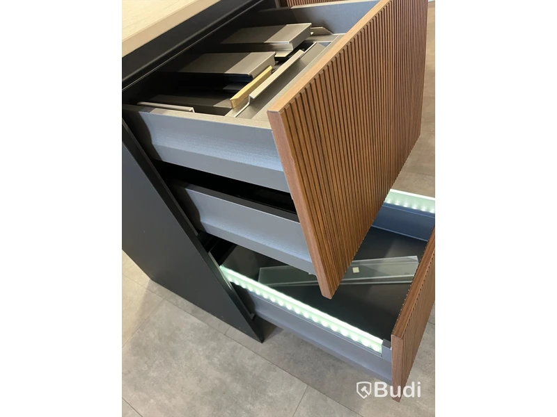 Köksö med matbord - Häcker (Ord. pris 65000 kr inkl. moms)