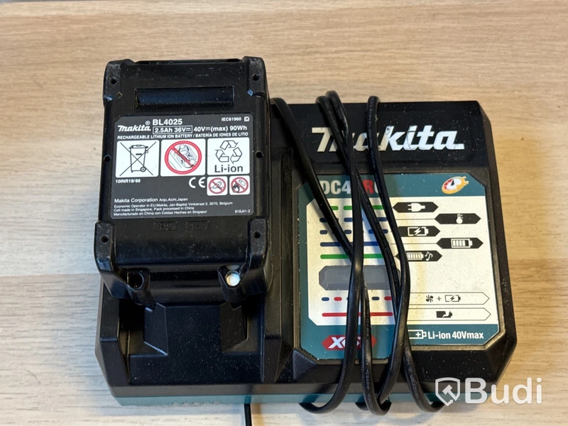 Borrskruvdragare Makita DF002G med batterier & laddare
