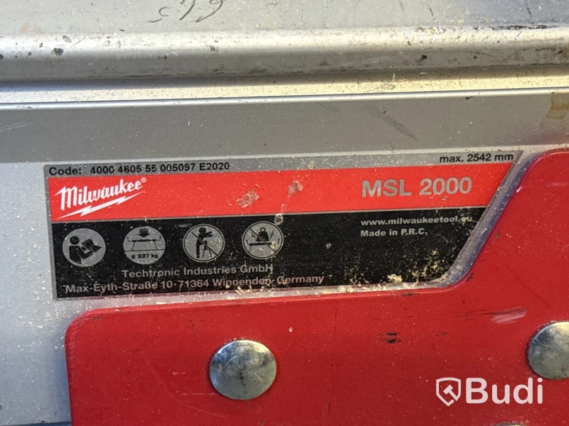 Batteridriven kap- & gersåg Milwaukee M18 FMS190 med bänk MSL 2000