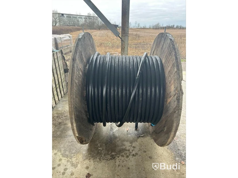 Parti elkabel kabeltrummor