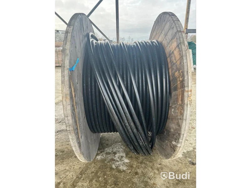 Parti elkabel kabeltrummor