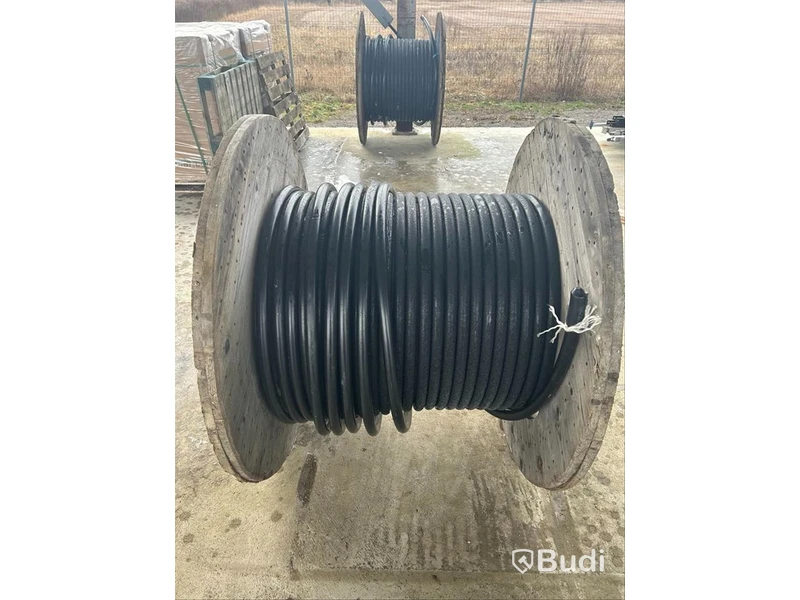 Parti elkabel kabeltrummor