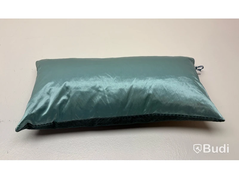 3 st. Soffkuddar Designers Guild, Totalt ord. pris inkl. moms: ca 2500 kr