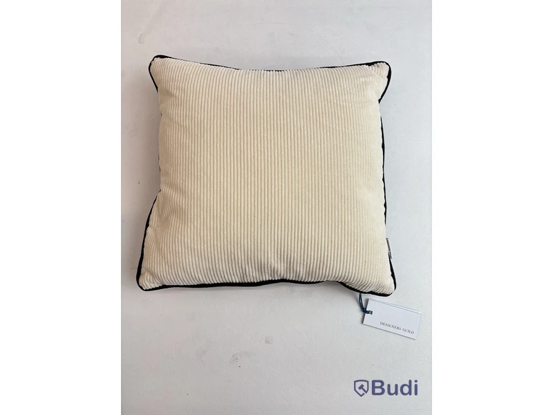 2 st. Soffkuddar. Ord. pris inkl. moms: ca 1995 kr.