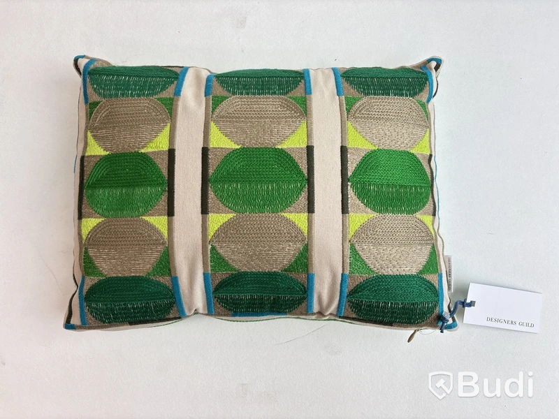 2 st. Soffkuddar Designers Guild Ord. pris inkl. moms: ca 2200 kr.