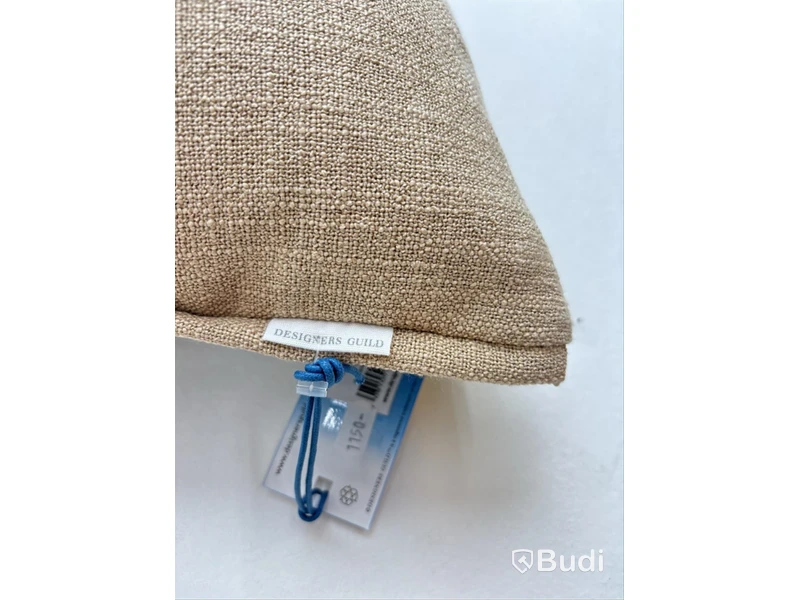2 st. Soffkuddar Designers Guild Ord. pris inkl. moms: ca 2200 kr.