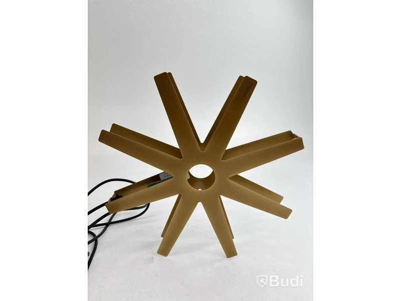Julstjärna BSweden Fling 33 guld. Ord. pris inkl. moms: ca 1315 kr.
