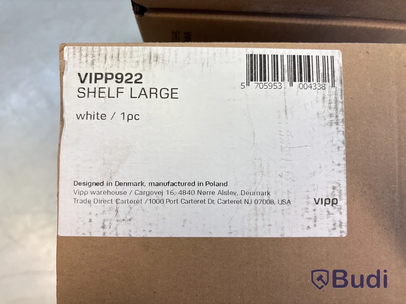 Vägghylla Vipp922 large vit. Ord. pris inkl. moms: ca 3795 kr.