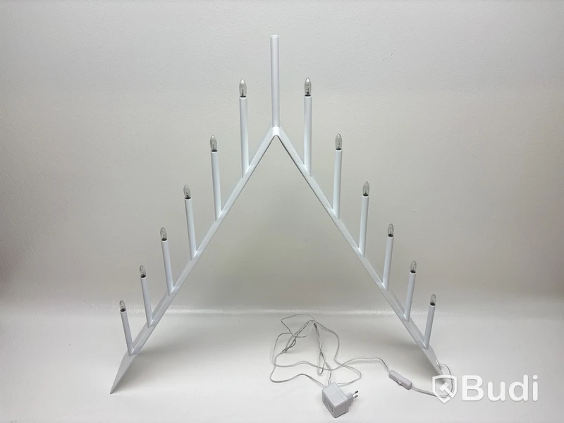 Adventsljusstake SMD Design Spica 13 ljus vit.