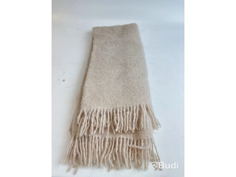 Filt Stackelbergs Mohair. Ord. pris inkl. moms: ca 2395 kr.