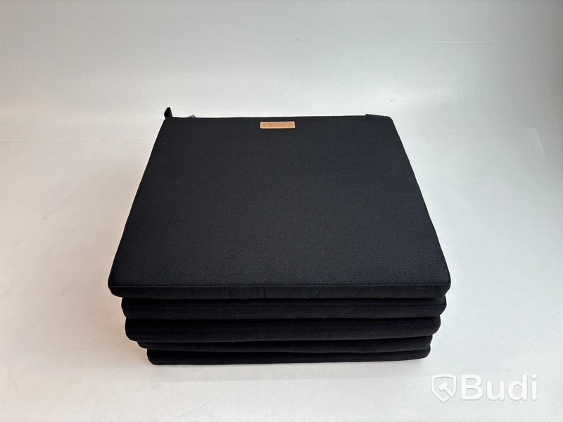 5 st. Sittdynor grythyttan svart. Ord. pris inkl. moms: ca 4725 kr.