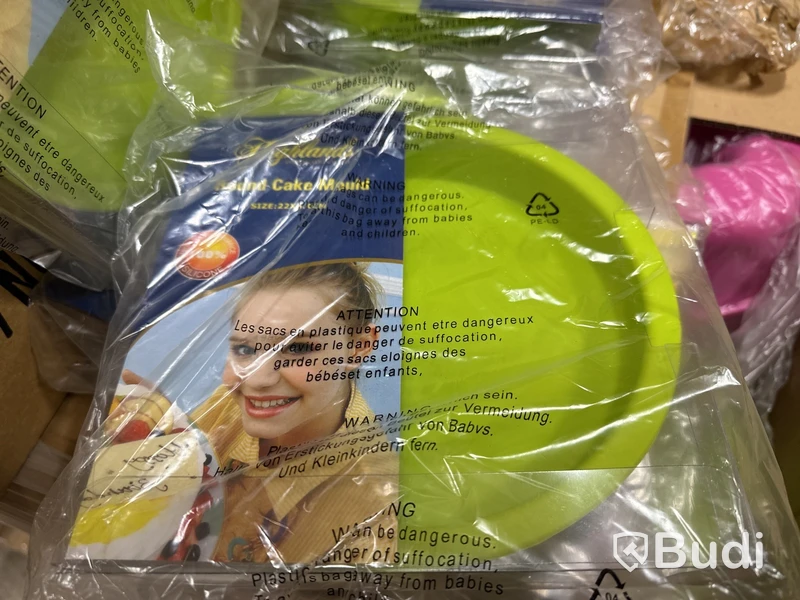 Parti med diverse silikonformar, olika modeller och färger