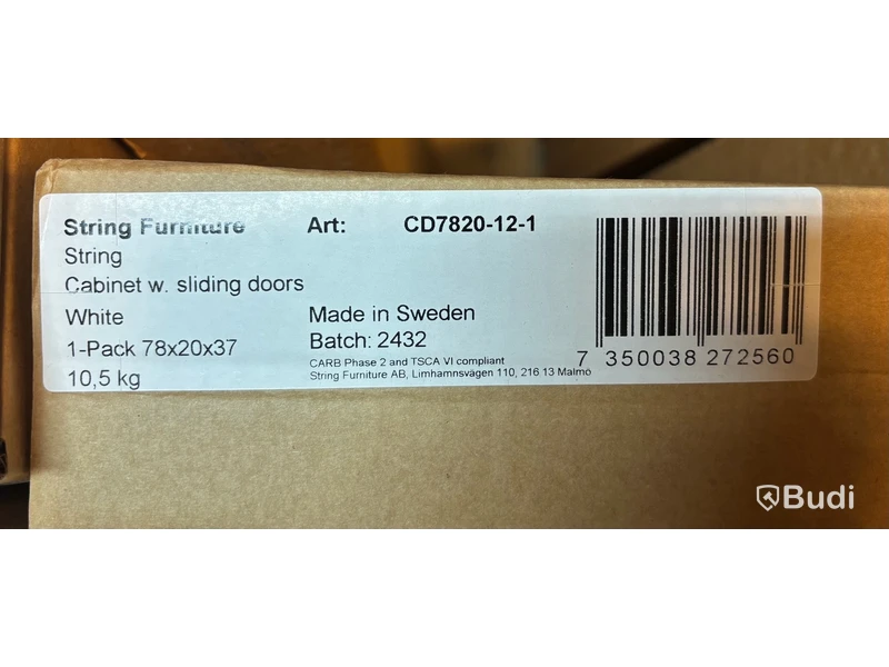 Skåp med svängdörrar String, vit, Ord. pris inkl. moms: ca 3100 kr
