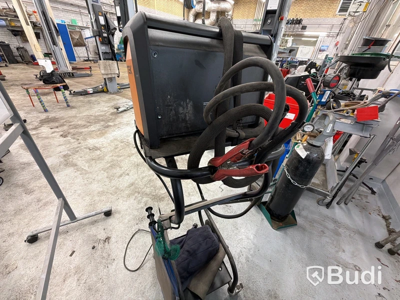 CTEK batteriladdare på vagn 12V lead-acid and lithium