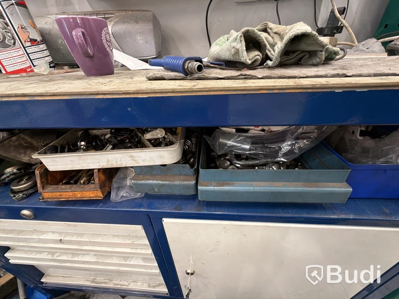 Diverse verkstadsutrustning inklusive Kamasa tools verktygsvagn (ej oljesystem eller slang/sladd på vägg)