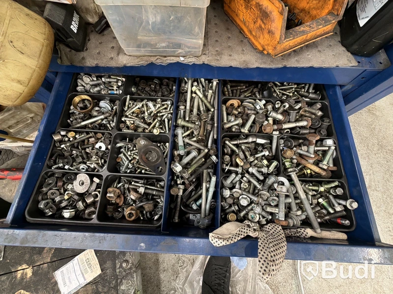 Diverse verkstadsutrustning inklusive Kamasa tools verktygsvagn (ej oljesystem eller slang/sladd på vägg)