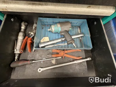Diverse verkstadsutrustning inklusive Kamasa tools verktygsvagn (ej oljesystem eller slang/sladd på vägg)
