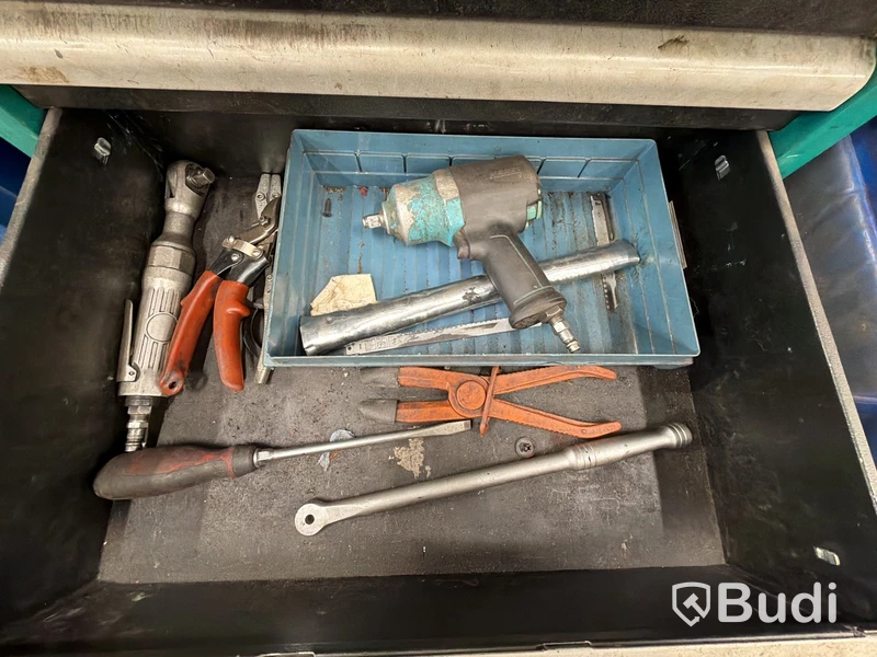 Diverse verkstadsutrustning inklusive Kamasa tools verktygsvagn (ej oljesystem eller slang/sladd på vägg)