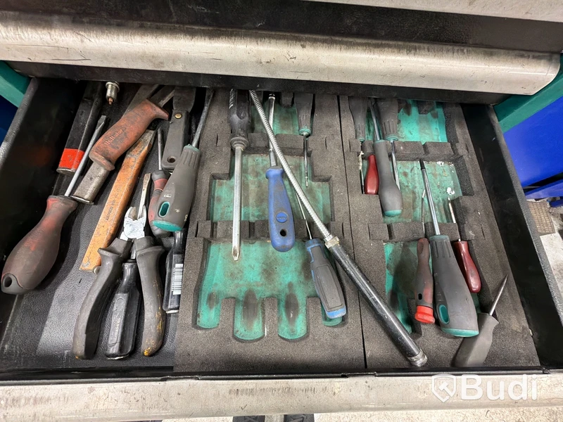 Diverse verkstadsutrustning inklusive Kamasa tools verktygsvagn (ej oljesystem eller slang/sladd på vägg)