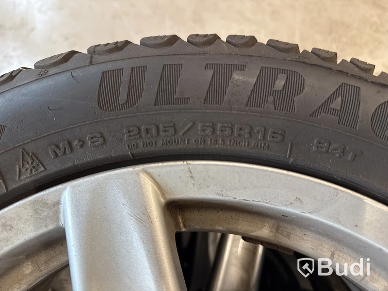 Vinterhjul  Ultra Grip 205/55 R16 alufälgar