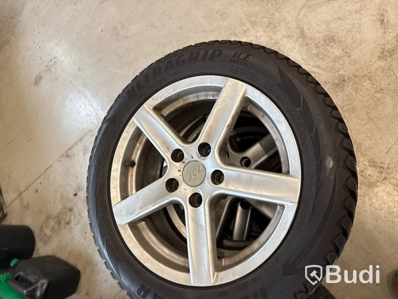Vinterhjul  Ultra Grip 205/55 R16 alufälgar