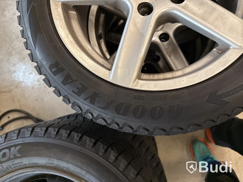 Vinterhjul  Ultra Grip 205/55 R16 alufälgar
