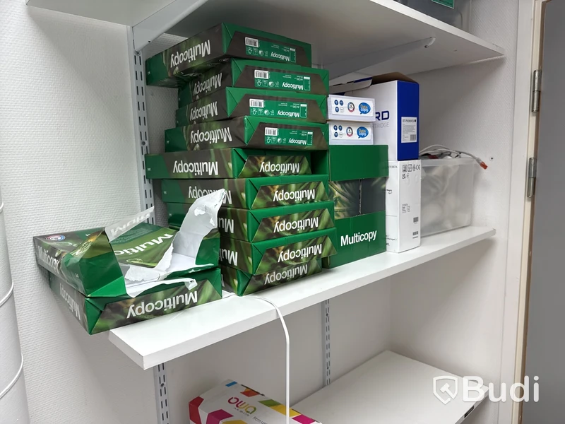 Toners, kopieringspapper och kablage