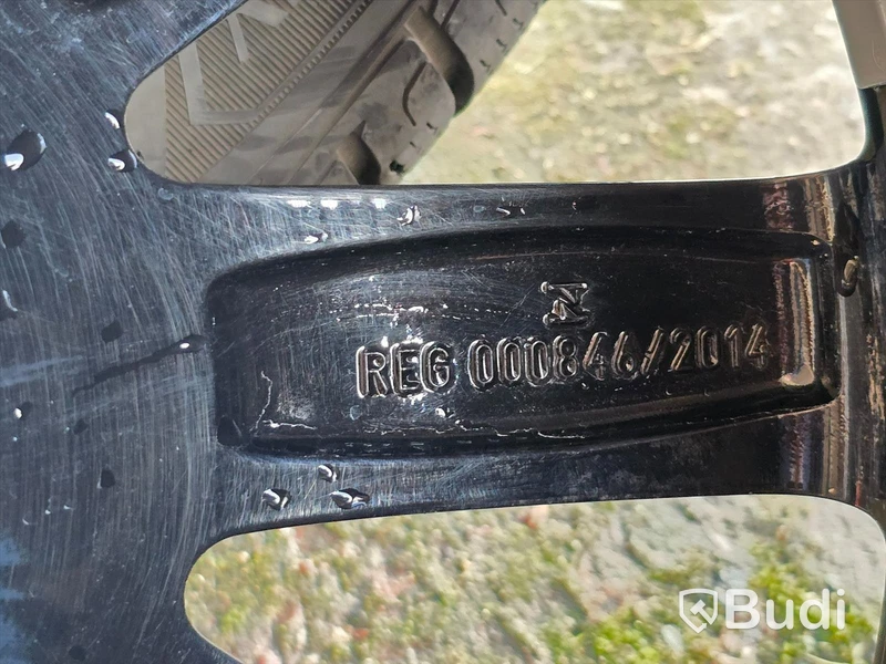 Audifälgar med dubbfria vinterdäck Q4
