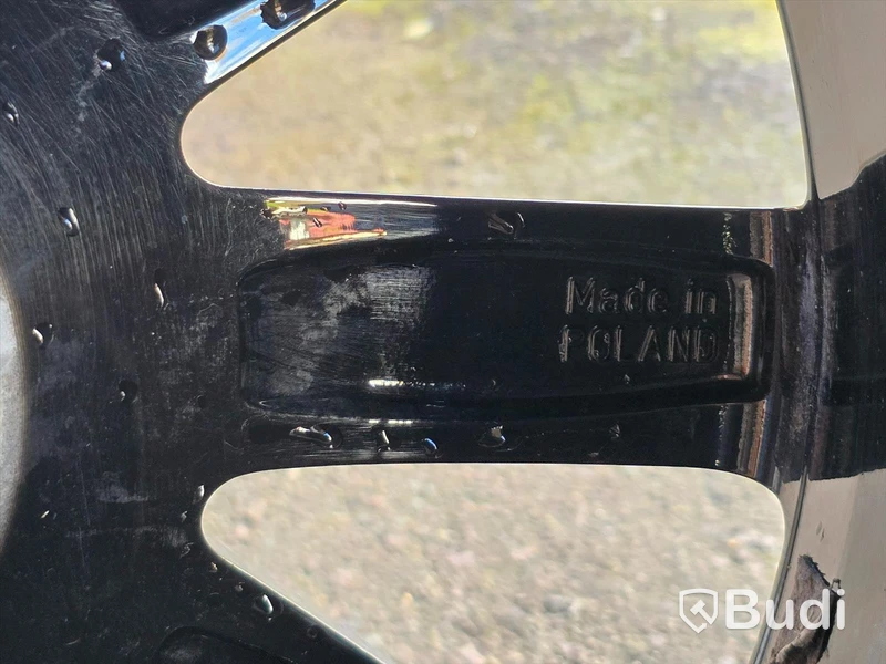 Audifälgar med dubbfria vinterdäck Q4