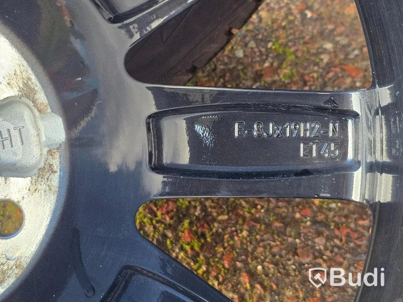 Audifälgar med dubbfria vinterdäck Q4