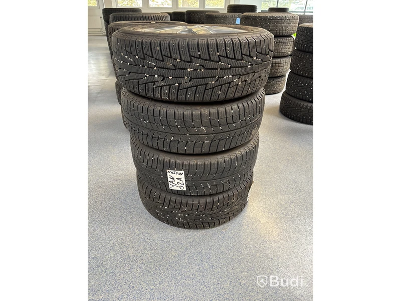 4 st. Vinterhjul 205/60R16 Michelin och Nokia