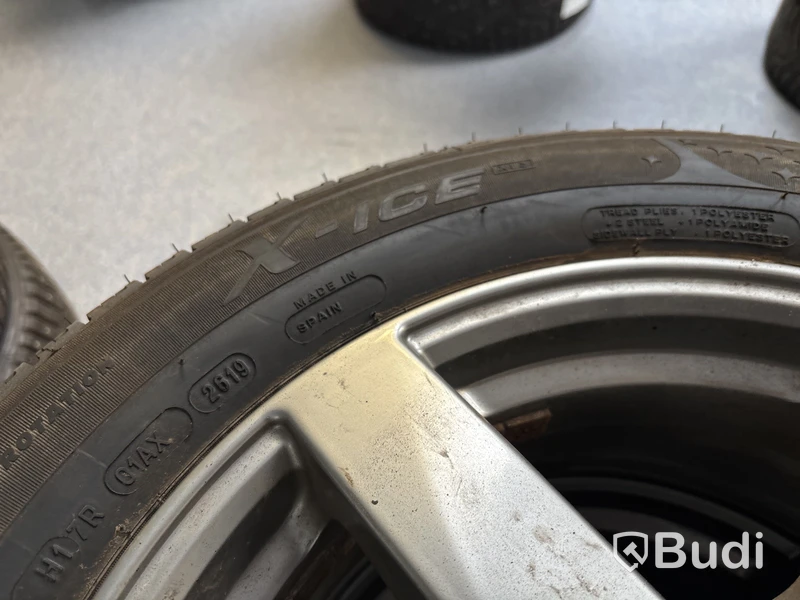 4 st. Vinterhjul 205/60R16 Michelin och Nokia