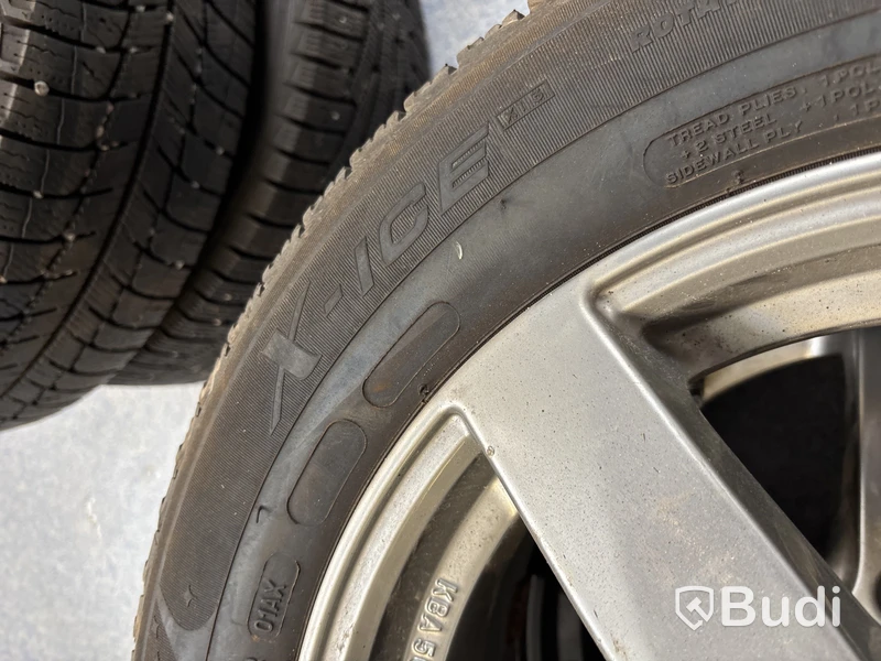 4 st. Vinterhjul 205/60R16 Michelin och Nokia
