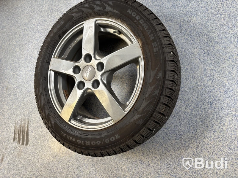 4 st. Vinterhjul 205/60R16 Michelin och Nokia