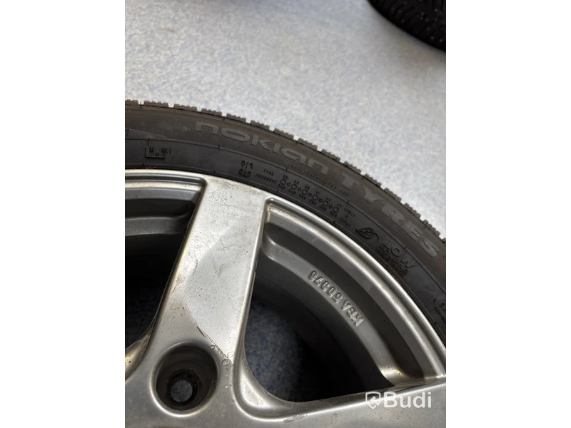 4 st. Vinterhjul 205/60R16 Michelin och Nokia