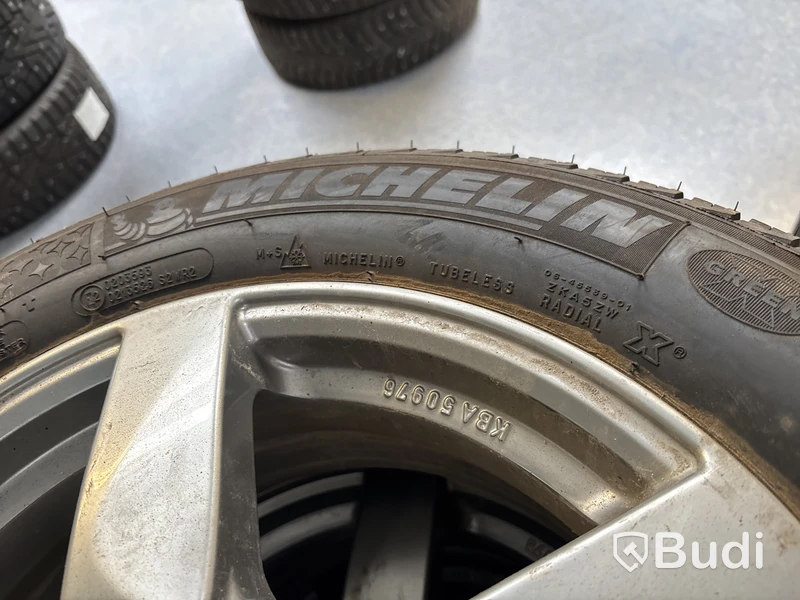 4 st. Vinterhjul 205/60R16 Michelin och Nokia