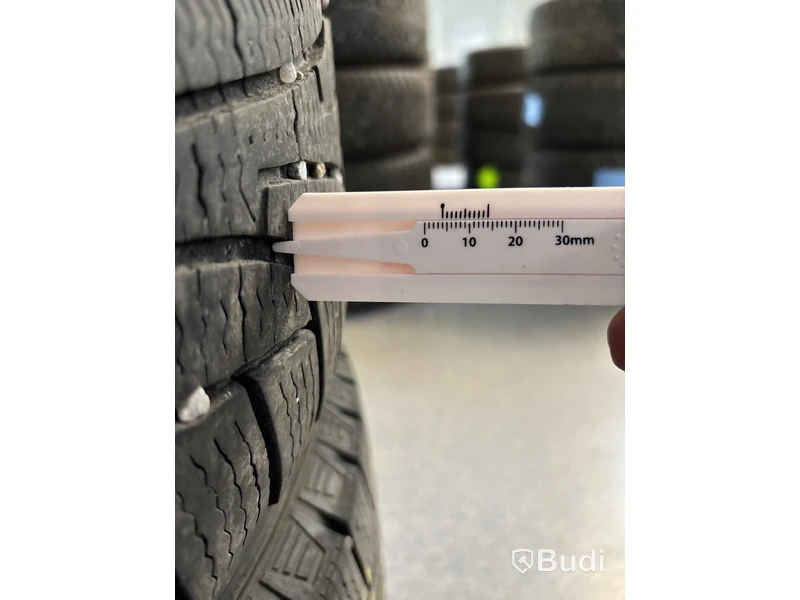 4 st. Vinterhjul 225/65R17