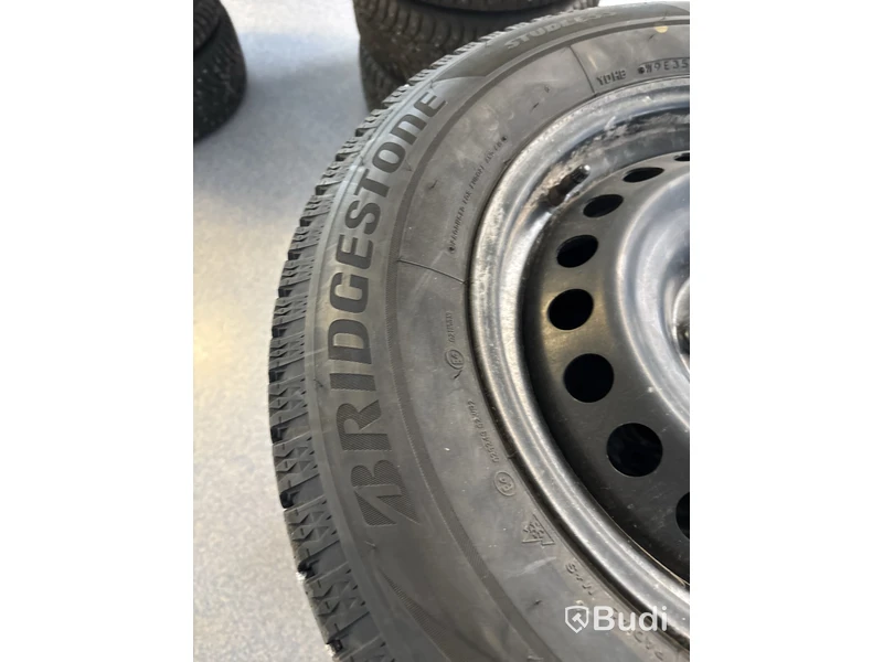 4 st. Vinterhjul Bridgestone 215/65R16 102S