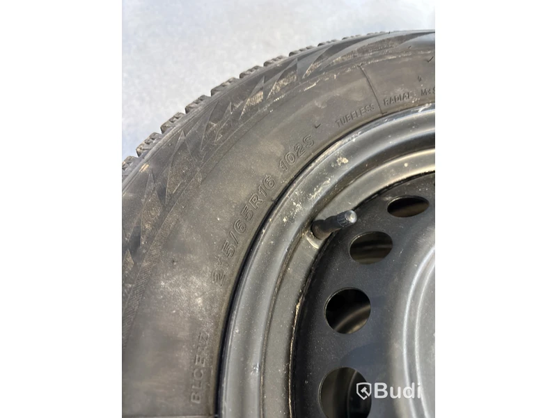 4 st. Vinterhjul Bridgestone 215/65R16 102S