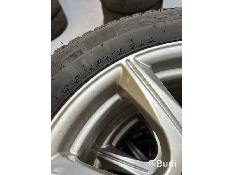 4 st. Vinterhjul Nexen 215/65R16 98Q