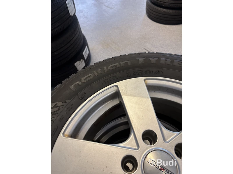 4 st. Vinterhjul Nokian 215/60R16