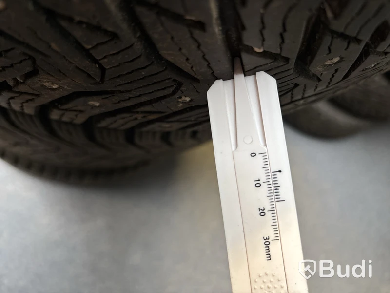 4 st. Vinterhjul Kumho 205/60R16 96T