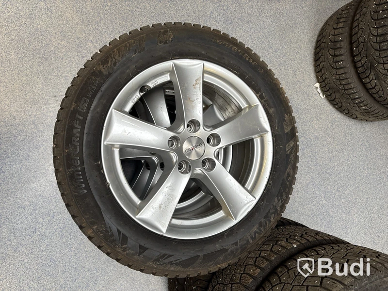 4 st. Vinterhjul Kumho 205/60R16 96T