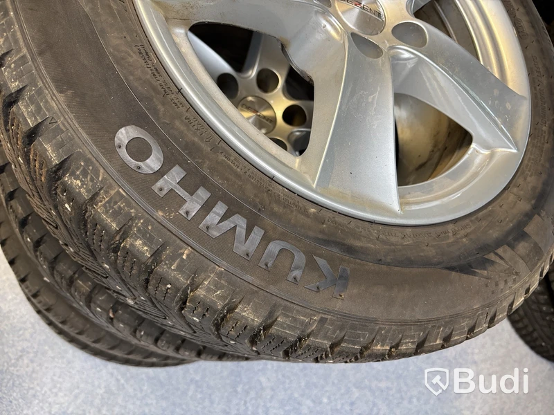 4 st. Vinterhjul Kumho 205/60R16 96T