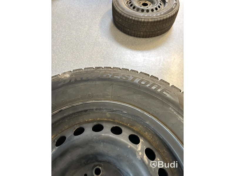 4 st. Vinterhjul Bridgestone  215/65r16 102S
