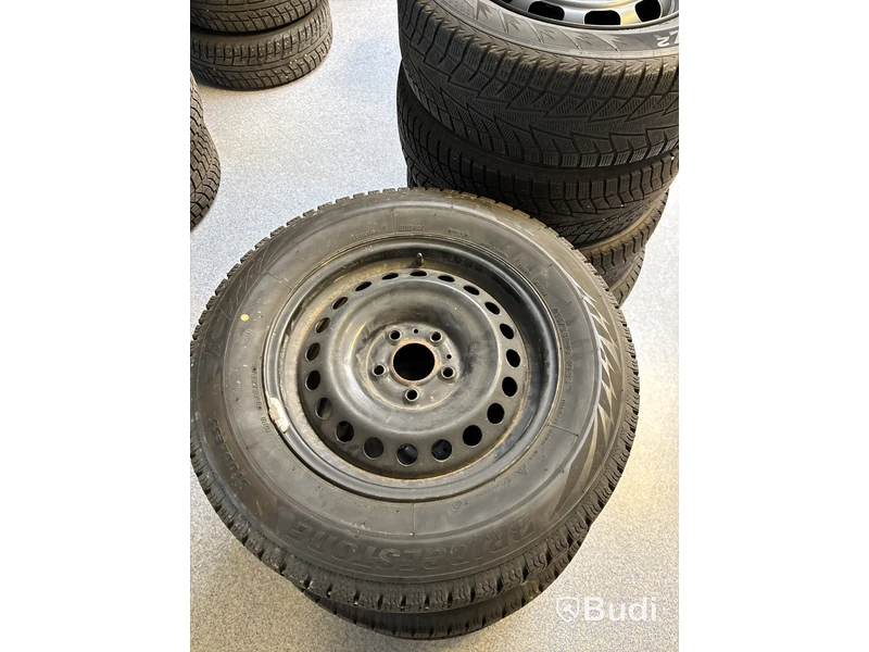 4 st. Vinterhjul Bridgestone  215/65r16 102S