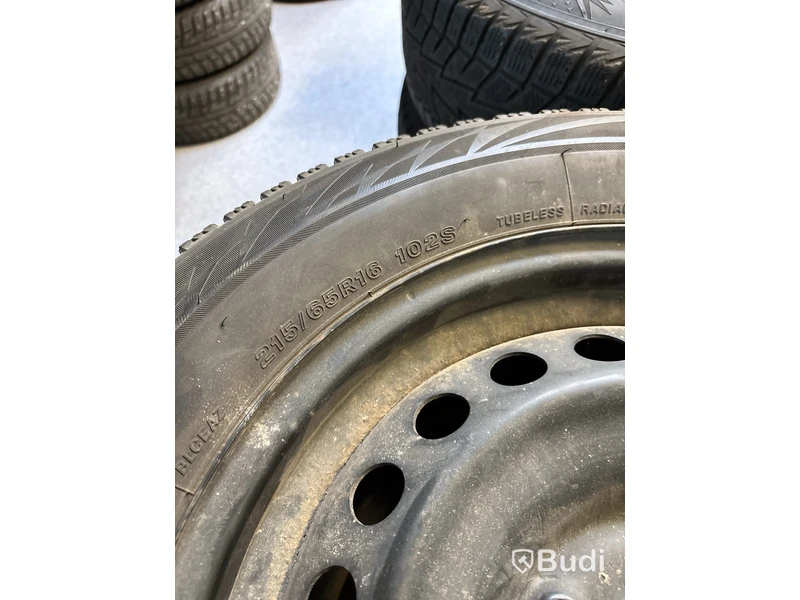 4 st. Vinterhjul Bridgestone  215/65r16 102S