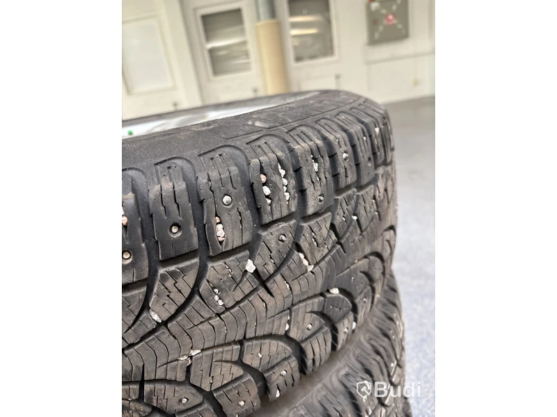 4 st. Vinterhjul Pirelli 215/65R16 98T