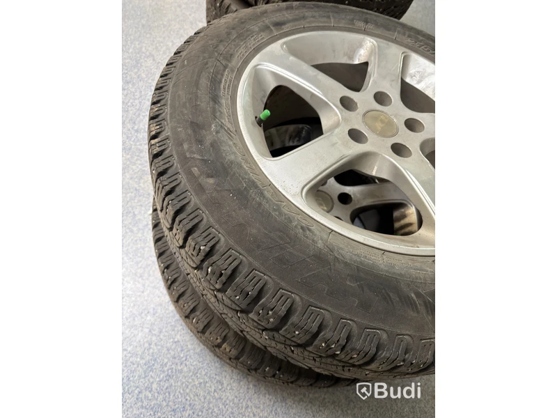 4 st. Vinterhjul Pirelli 215/65R16 98T