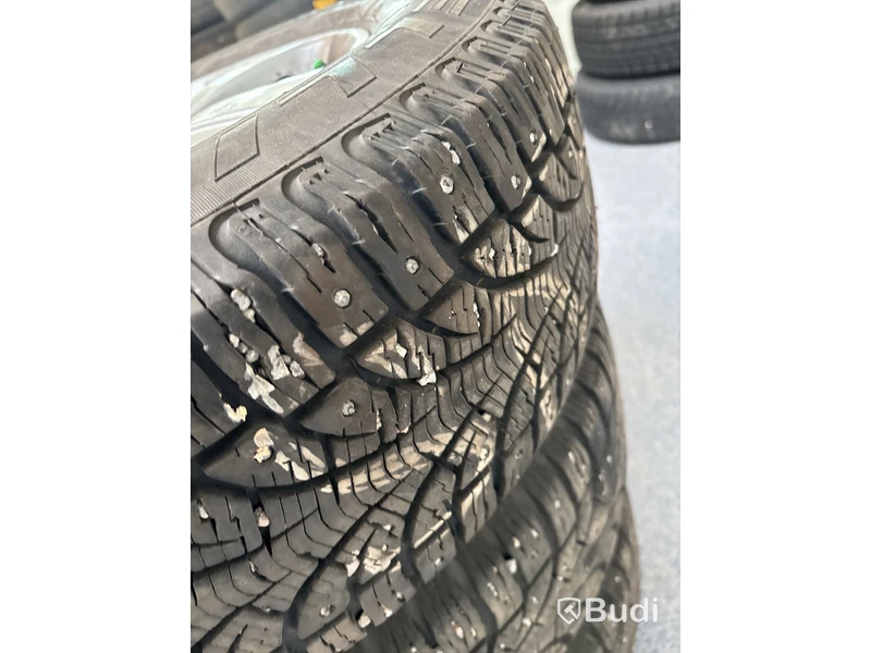 4 st. Vinterhjul Pirelli 215/65R16 98T